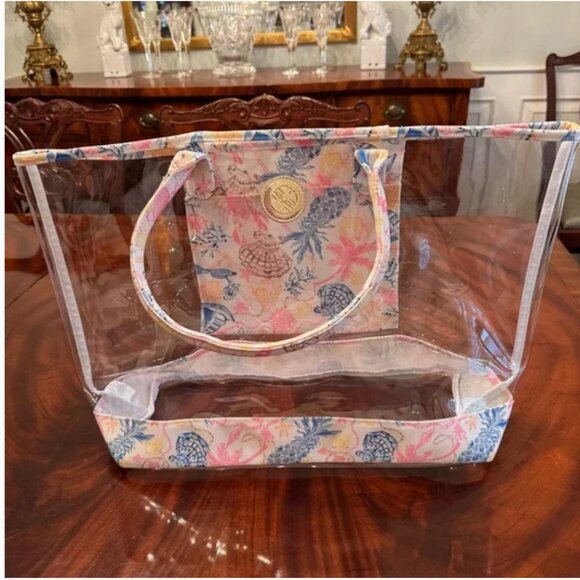 Lilly Pulitzer Clear Beach Tote Bag in Barefoot Beachcomber - Picture 3 of 11